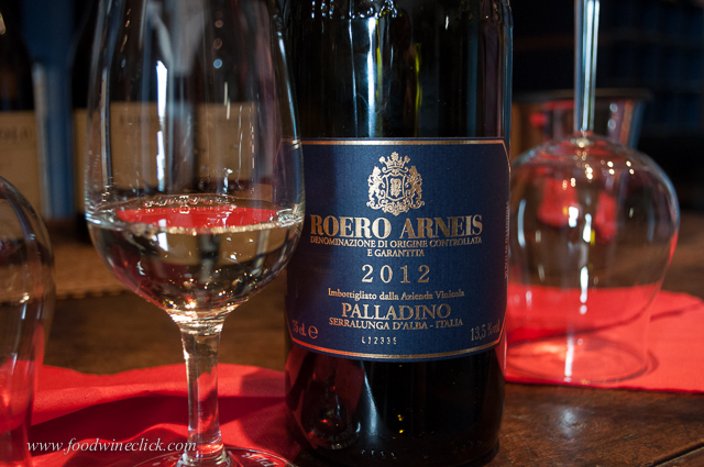 Arneis is the common dry white wine.