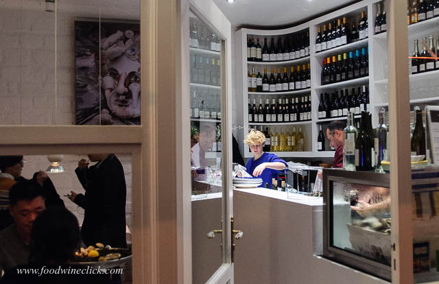 A peek inside Huîtrerie Régis