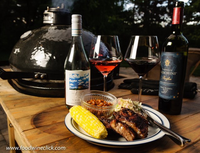 Smoked ribs, Primo Grill, and two wines to pair