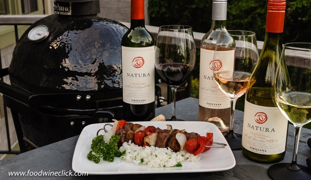 Natura wines paired with grilled beef skewers