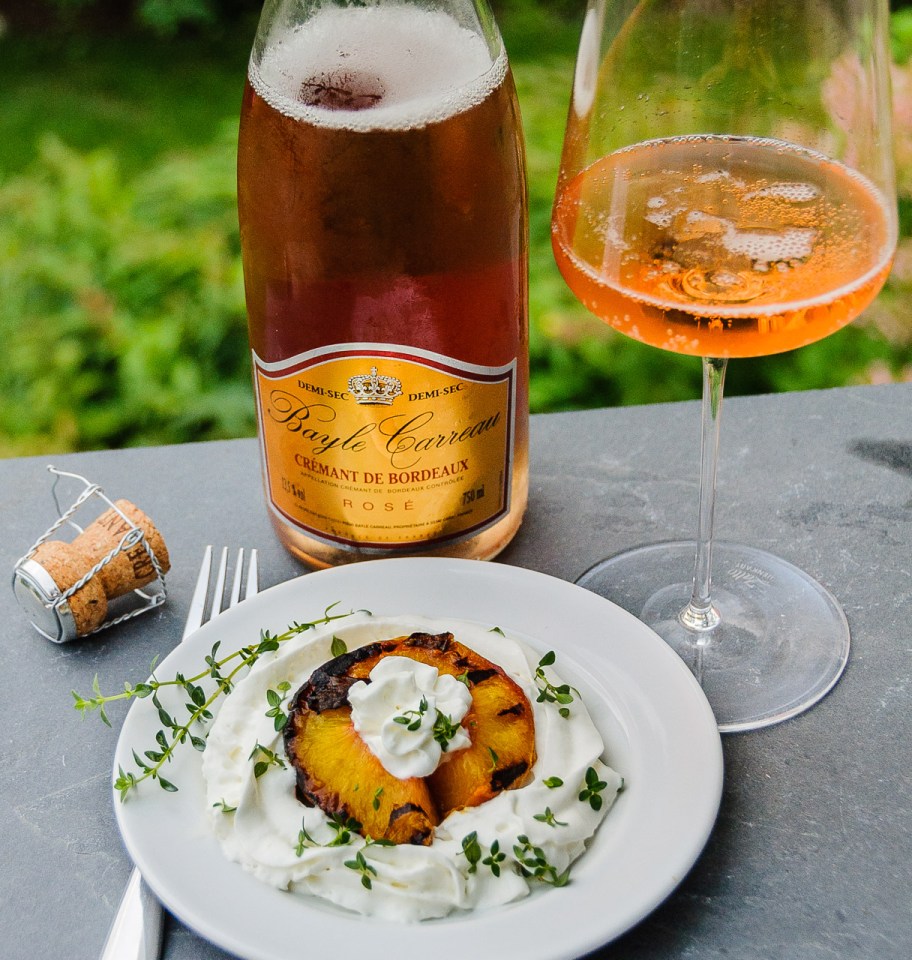 Grilled peach with Crémant de Bordeaux