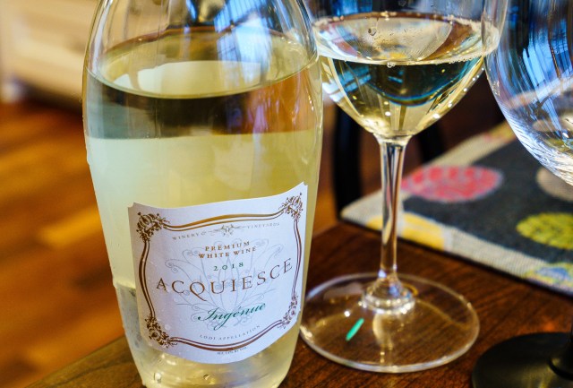 Acquiesce Winery "Ingenue" White Wine blend from Lodi California
